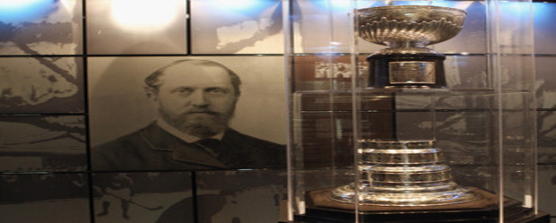 26-ice_hockey_photo_stanley_cup_at_hhof