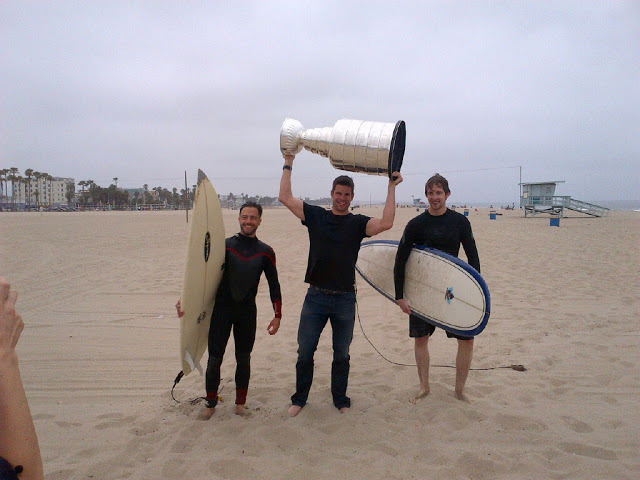 Willie Mitchell with the Stanley Cup and Surfers at Venice Beach