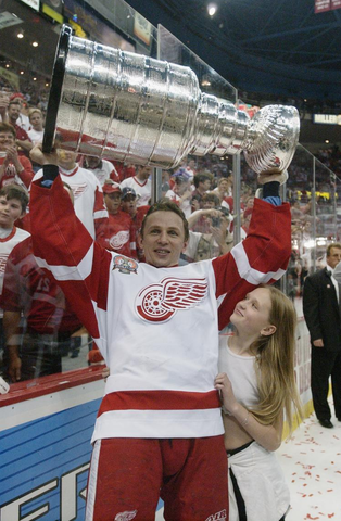 Igor Larionov - Detroit Red Wings - Stanley Cup Champion - 2002