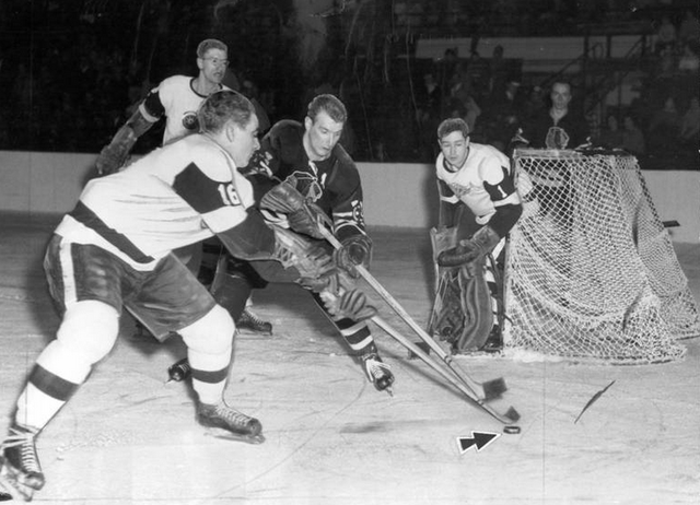 Chicago Blackhawks vs Detroit Red Wings Game Action - 1957