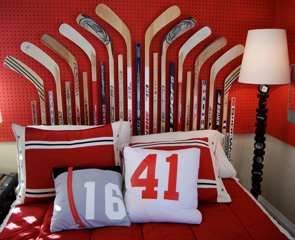 Hockey Stick Headboard & Hockey Puck Lamp - Hockey Bedroom