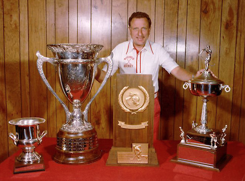 Badger Bob Johnson with the MacNaughton Cup 1977