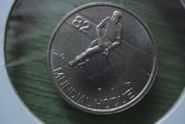 Hockey Coin 1982