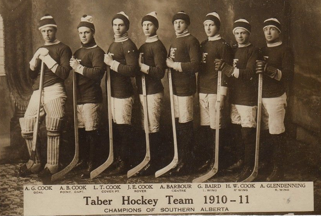 Taber Senior Hockey Team / Taber Chefs / Taber Cooks 1911