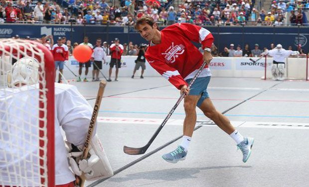 Roger Federer playing a little Ball Hockey in Toronto 2014