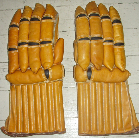 1945 Stall and Dean Hockey Gloves - Model #543