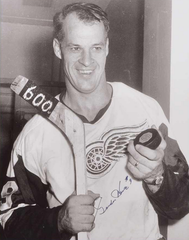 Gordie Howe Autographed 600 Goals Photo 1965