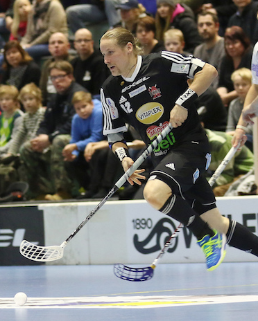 Mikael Järvi - 1st player to score 700 points in Floorball