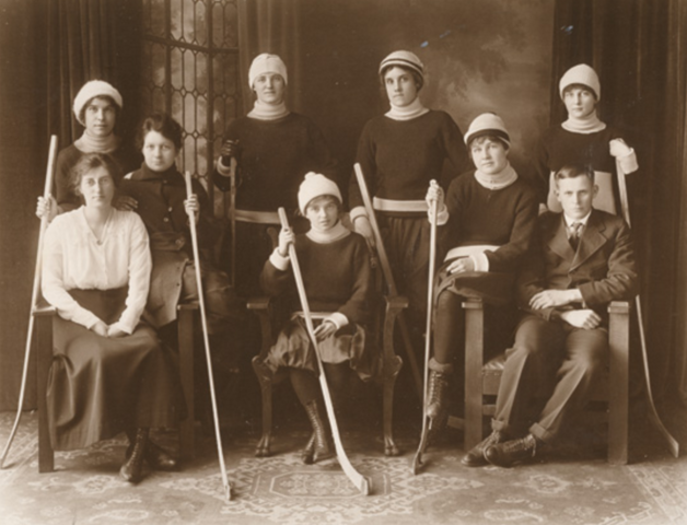 University of Alberta Ladies’ Hockey Team 1917–18