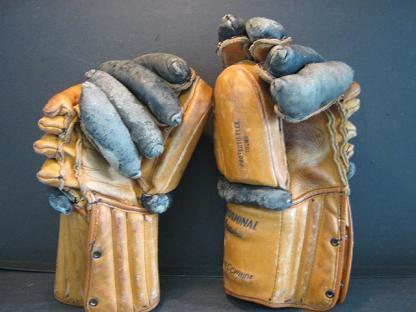 Hockey Gloves 1b
