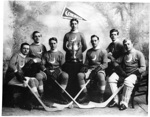 Crescents Hockey Team 1914 Boyle Trophy / Boyle Challenge Cup Champions
