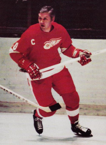 Alex Delvecchio Detroit Red Wings 1971