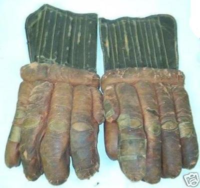 Hockey Gloves 1940s 3