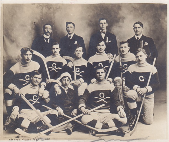 Glencoe Hockey Team circa 1905