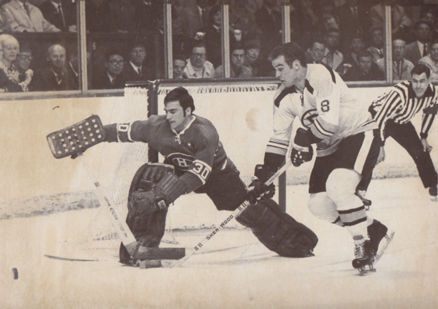 Montreal Canadiens Rogie Vachon & Boston Bruins Ken Hodge 1969