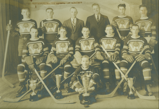 Waverley Gold Diggers Hockey Team 1938 Suburban League Champions, Nova Scotia