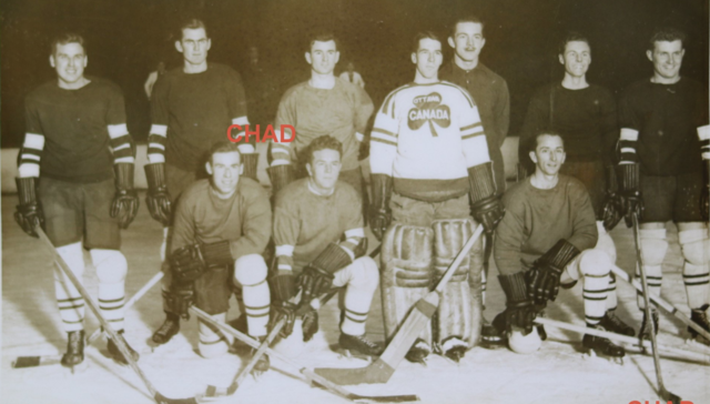 Ottawa Shamrocks Team Photo in practice jerseys 1934