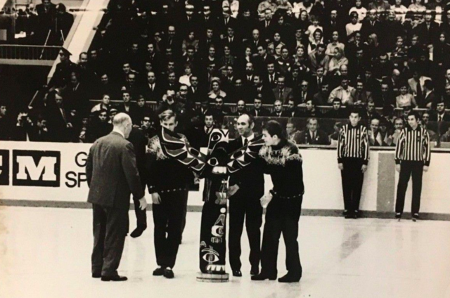 The Totem Pole presented before game 8 of the 1972 Summit Series in Moscow