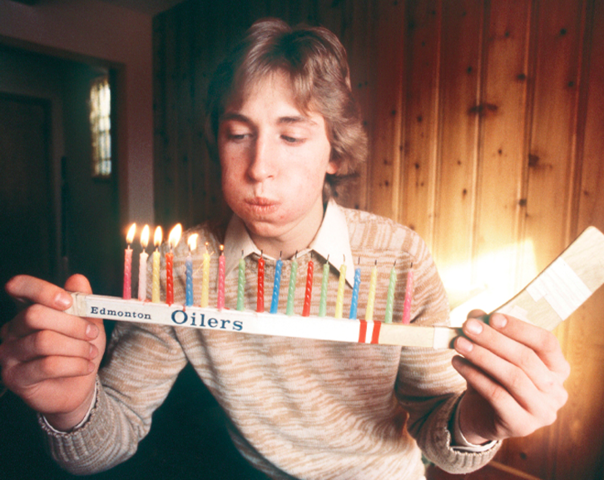 Wayne Gretzky Birthday 18 Candles on Edmonton Oilers Mini Stick 1979