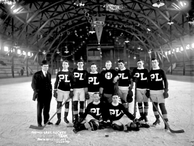 Portage Lake Hockey Team 1911 Houghton Amphidrome Interior