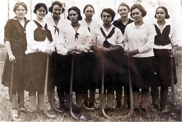 Field Hockey Photo 1920 Women