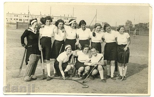 Field Hockey Team Photo 1930s Women
