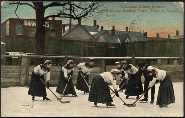 Hockey Postcard 1910 Ladies