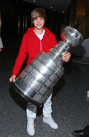 Justin Bieber with The Stanley Cup 1