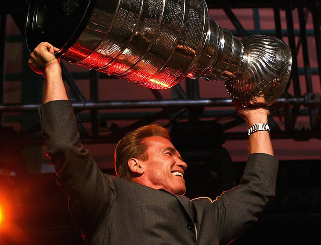 Hoist that cup Arnie!