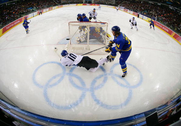 Sweden and Finland play for the Gold Medal at 2006 Olympics