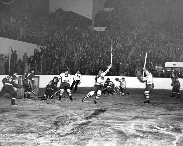 Toronto Maple Leafs Score a Goal vs Detroit Red Wings 1942