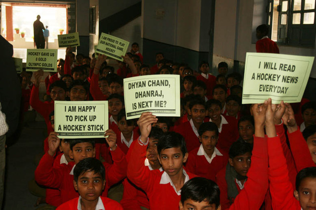 Field Hockey - Students in India Show Support off the Field