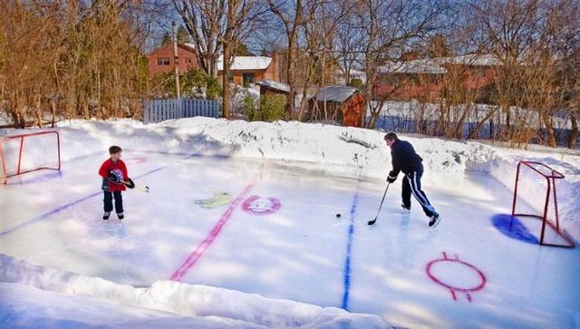 Backyard Rink at the Fizet home in Baie d'Urfé, Quebec ...