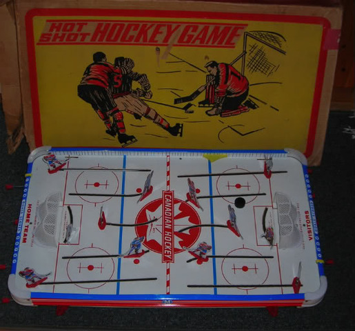 Munro Table Hockey Game - Hot Shot - circa 1967