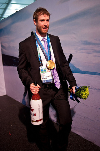 Joe Thornton - Molson Canadian Champagne Bottle & Olympic Gold