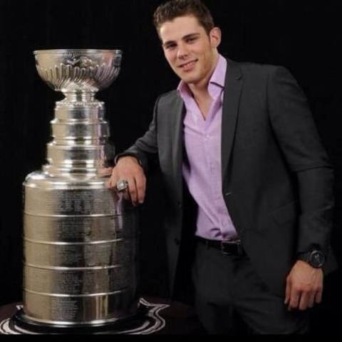 Tyler Seguin Showing His Stanley Cup Ring With The Stanley Cup