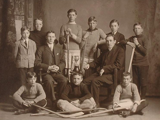 St Marys - Juvenile Champions -  Kingston - Ontario - 1910