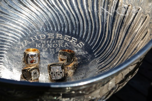 Inside - Stanley Cup Bowl - 4 Championship Rings - Mike Richards