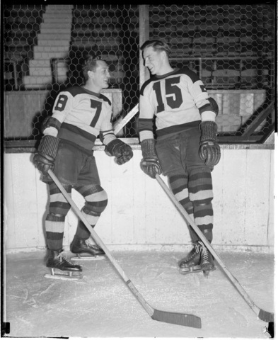 Boston Bruins - Cooney Weiland & Milt Schmidt - 1937