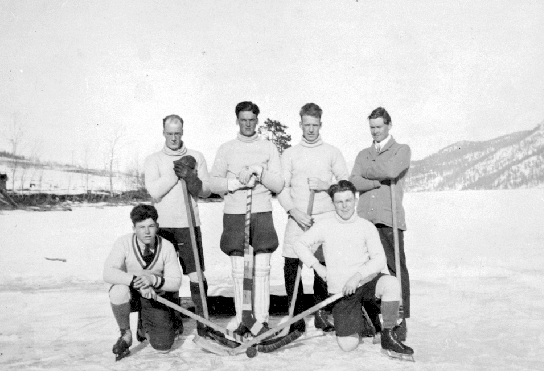 Oyama Hockey Team - British Columbia - 1922