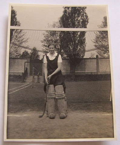 Antique Hockey Goalie - Danmark Women - 1933