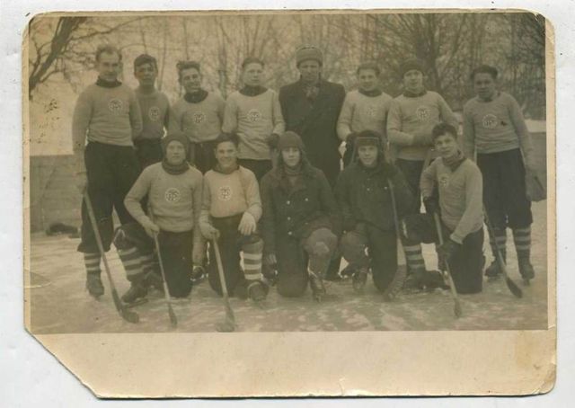 Russian Bandy / Ice Ball Team - 1930s