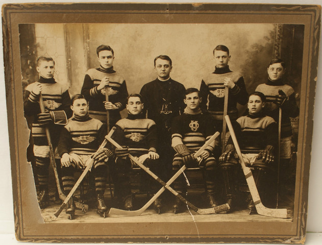 Antique Ice Hockey Team - O C Jr - 1917