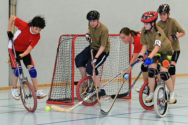 Unicycle Hockey - Teenagers playing in Switzerland - 2010