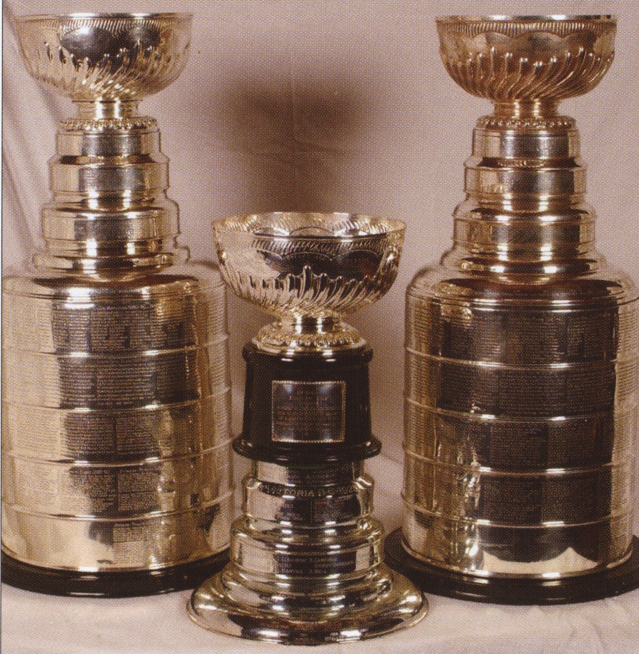  Authentic NHL Stanley Cup Replica 8 tall : Sports
