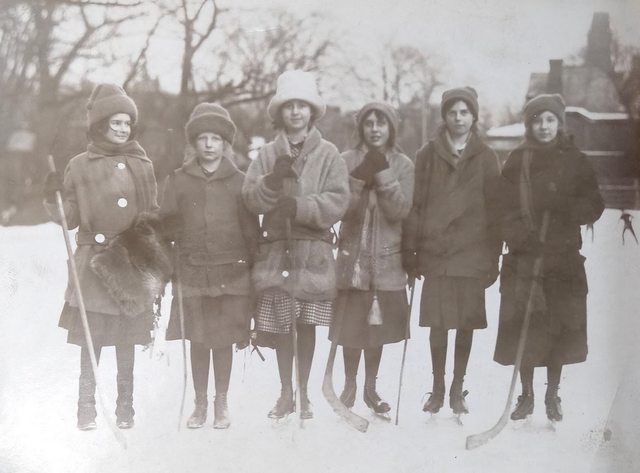 Antique Ice Hockey - Girls Team - Buffalo, New York - 1916