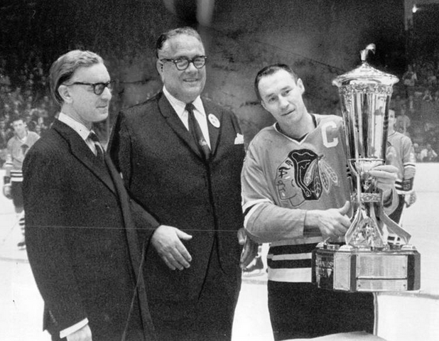Chicago Blackhawks History - 1st Prince of Wales Trophy - 1967