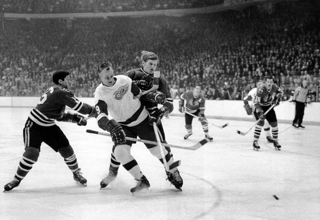 1970 NHL Playoffs - Chico Maki & Keith Magnuson slow Gordie Howe