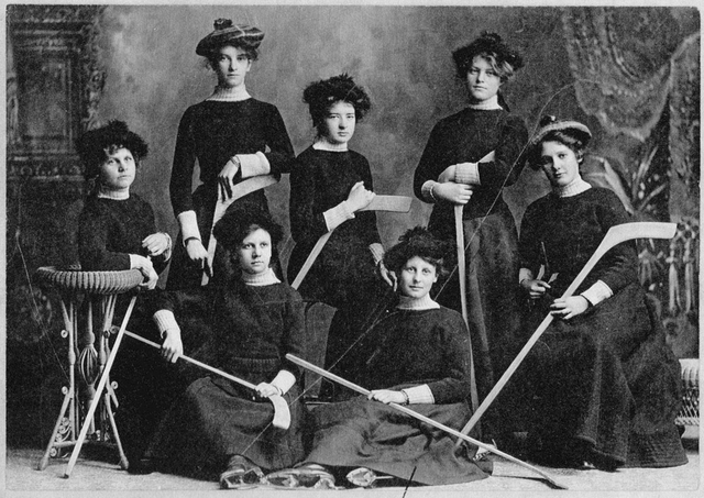 Oldest Women's Hockey Team - Barrie Girls Hockey Club 1889-1890