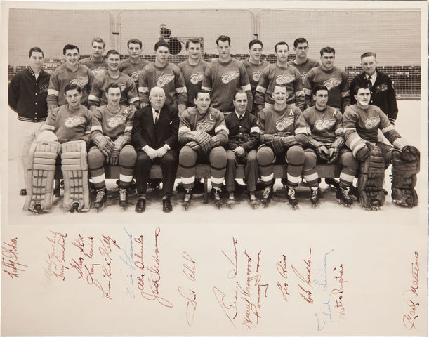 Detroit Red Wings Team Photo - 1952 - Team Signed / Autographed